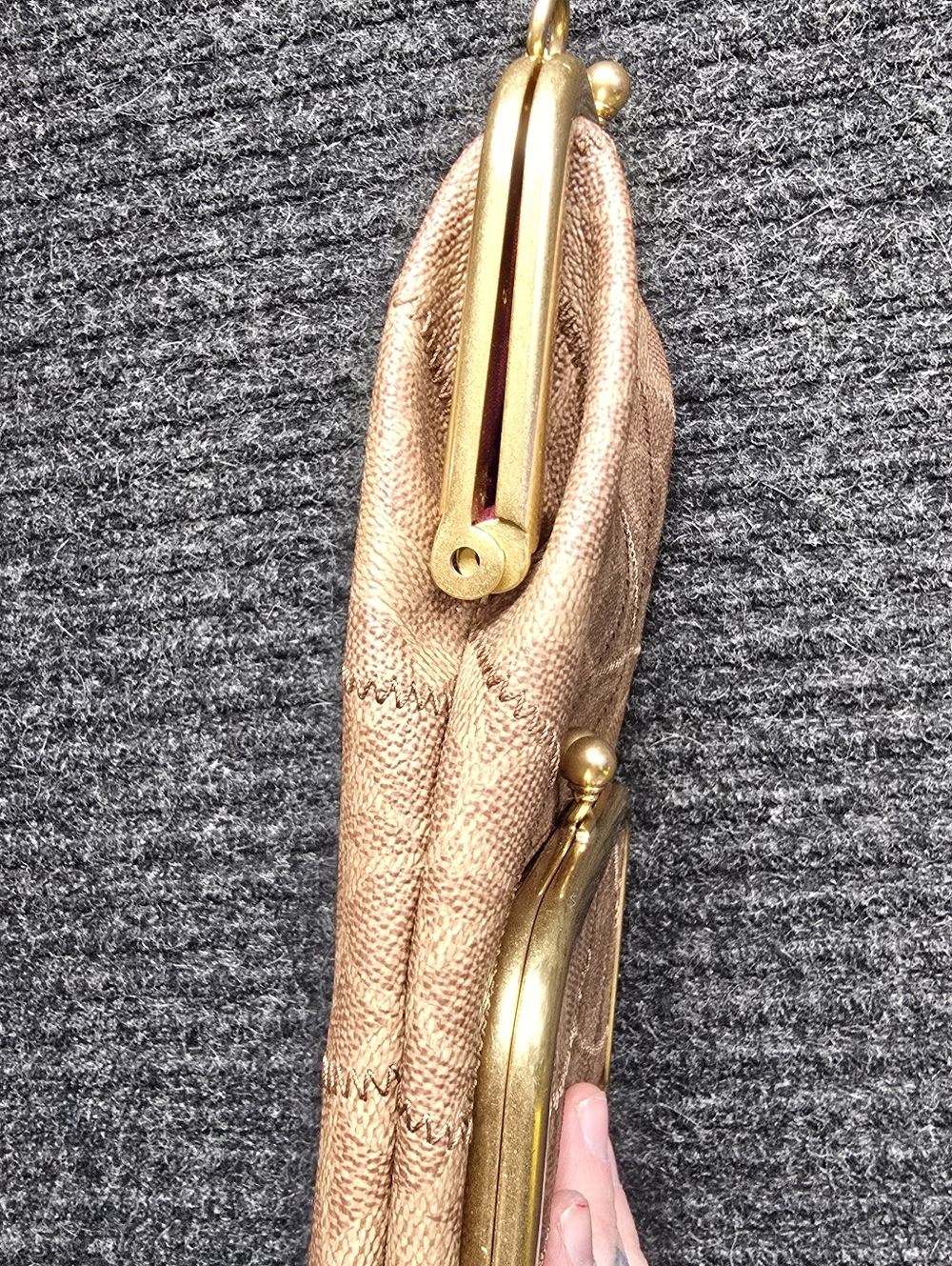 COACH DOUBLE FRAME KISSLOCK CROSSBODY WITH SIGNATURE PATCHWORK 69109 - Picture 11 of 12